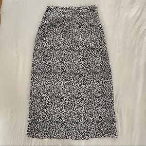 Leopard print midi skirt